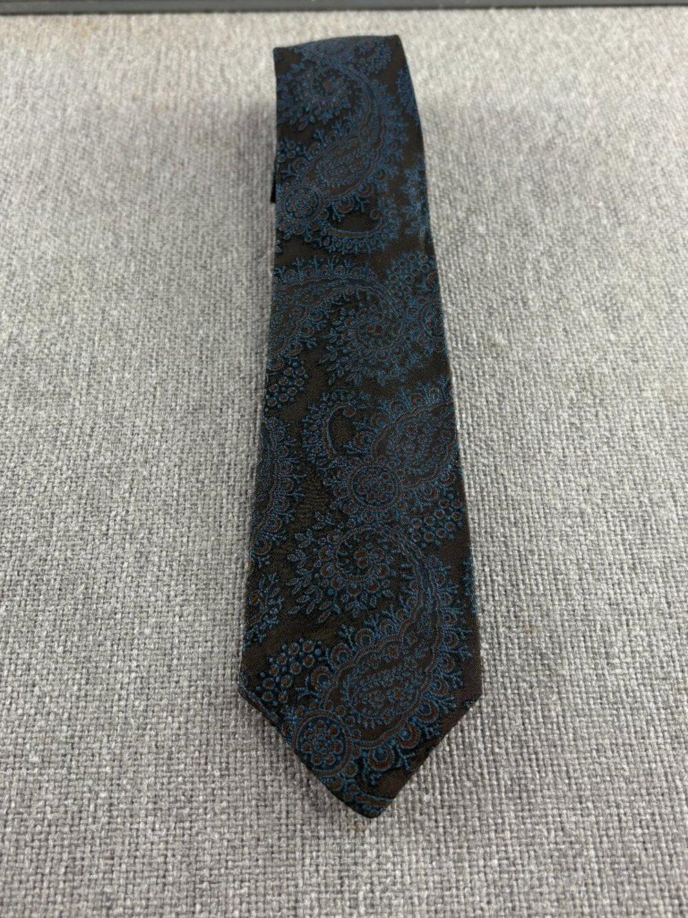 Vintage 1960's - 1970's Carlinni by Metcalf Brown / Blue Paisley Men's Tie